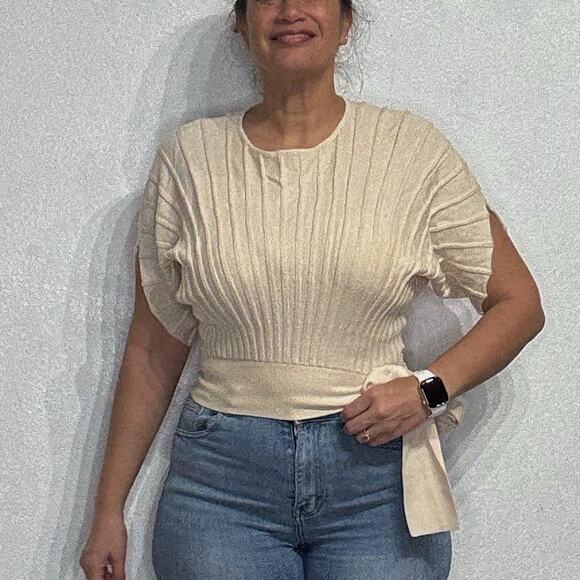 Club Monaco Sweaters - Club Monaco Cream Dolman Short Sleeve Side Tie Sweater Sz S